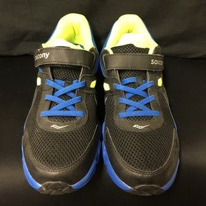 Boys size 7W Saucony shoes